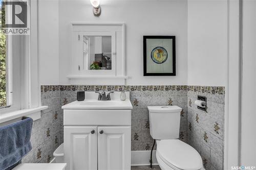 2272 Montague Street, Regina, SK - Indoor Photo Showing Bathroom