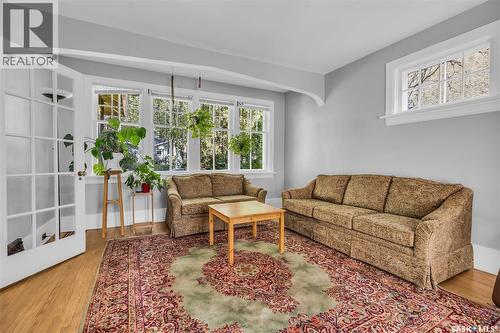 2272 Montague Street, Regina, SK - Indoor Photo Showing Living Room