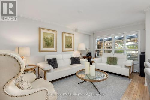 Living Room - 10 Sufi Crescent, Toronto, ON - Indoor Photo Showing Living Room