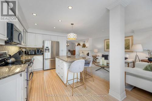 Open concept design - 10 Sufi Crescent, Toronto, ON - Indoor Photo Showing Kitchen