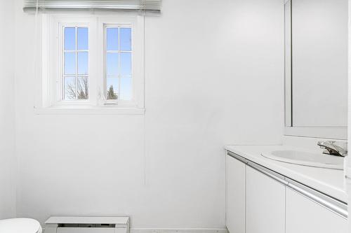 Salle d'eau - 18113 Rue Rousson, Montréal (Pierrefonds-Roxboro), QC - Indoor Photo Showing Bathroom