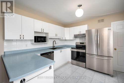 5 Empire Boulevard, Prince Edward County (Wellington), ON - Indoor Photo Showing Kitchen