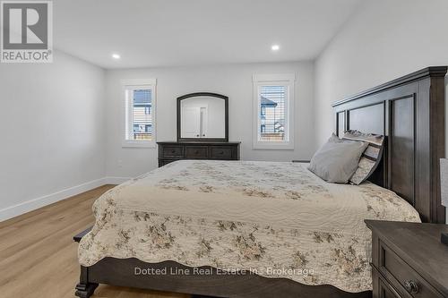 18 Walnut Drive, Tillsonburg, ON - Indoor Photo Showing Bedroom
