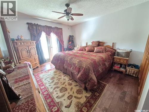 713 Railway Avenue, Midale, SK - Indoor Photo Showing Bedroom