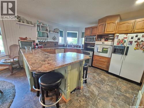713 Railway Avenue, Midale, SK - Indoor Photo Showing Kitchen