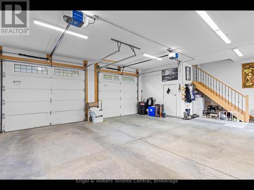 9 Osprey Way, Georgian Bay (Baxter), ON - Indoor Photo Showing Garage
