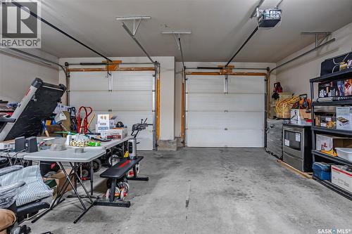 215 Beechwood Crescent, Saskatoon, SK - Indoor Photo Showing Garage