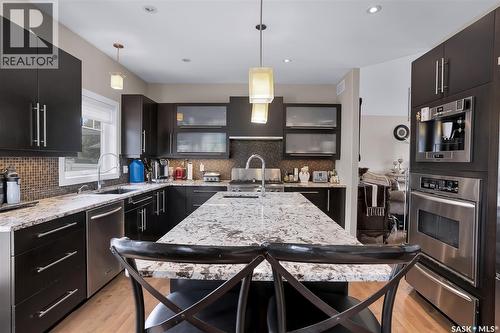 215 Beechwood Crescent, Saskatoon, SK - Indoor Photo Showing Kitchen With Upgraded Kitchen