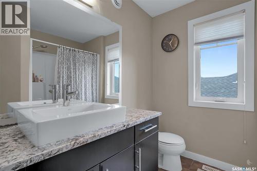 215 Beechwood Crescent, Saskatoon, SK - Indoor Photo Showing Bathroom