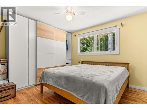 1637 Birch Drive, Revelstoke, BC - Indoor Photo Showing Bedroom