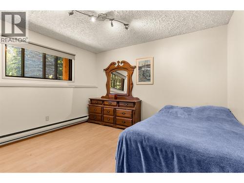 1637 Birch Drive, Revelstoke, BC - Indoor Photo Showing Bedroom