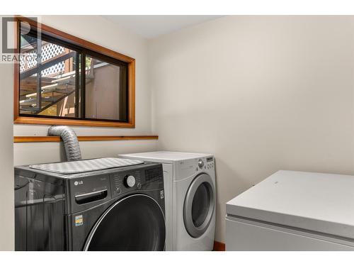 1637 Birch Drive, Revelstoke, BC - Indoor Photo Showing Laundry Room