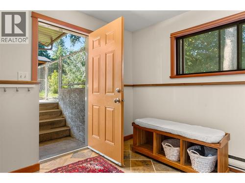 1637 Birch Drive, Revelstoke, BC - Indoor Photo Showing Other Room