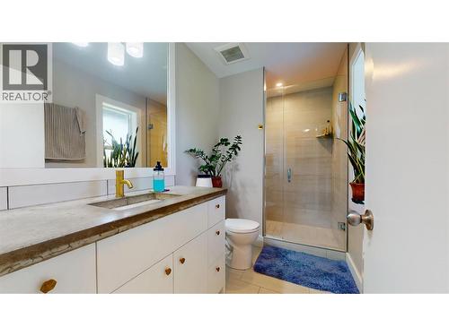 1605 4Th Street N, Cranbrook, BC - Indoor Photo Showing Bathroom