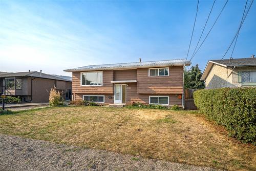 4402 16 Avenue, Vernon, BC - Outdoor