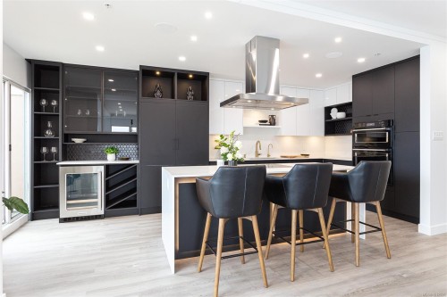 1102-1010 View St, Victoria, BC - Indoor Photo Showing Kitchen With Upgraded Kitchen