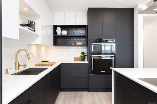1102-1010 View St, Victoria, BC - Indoor Photo Showing Kitchen With Upgraded Kitchen