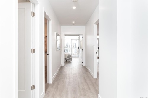 1102-1010 View St, Victoria, BC - Indoor Photo Showing Other Room