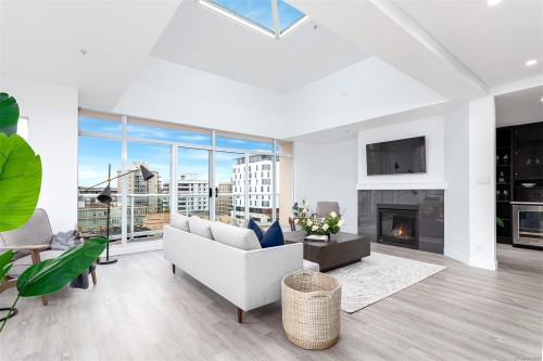 1102-1010 View St, Victoria, BC - Indoor Photo Showing Living Room With Fireplace