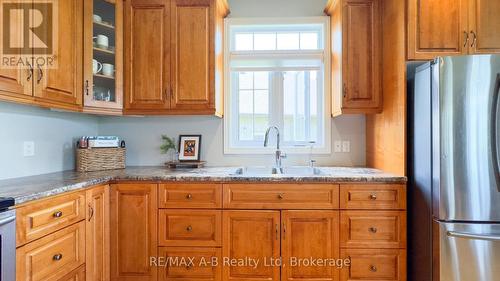 77 Guest Court, St. Marys, ON - Indoor Photo Showing Kitchen With Double Sink