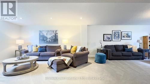 77 Guest Court, St. Marys, ON - Indoor Photo Showing Living Room