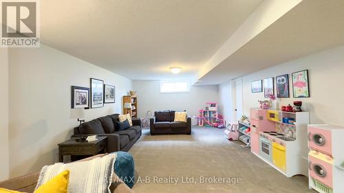 77 Guest Court, St. Marys, ON - Indoor