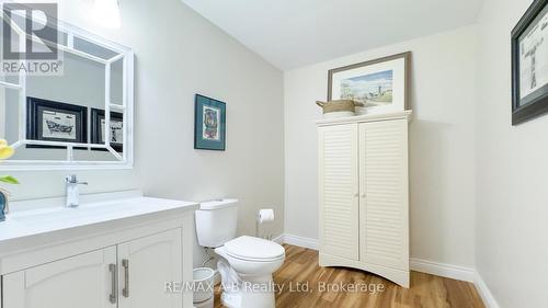 77 Guest Court, St. Marys, ON - Indoor Photo Showing Bathroom