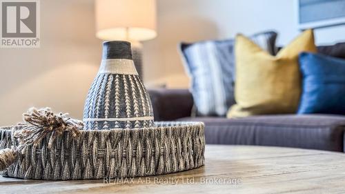 77 Guest Court, St. Marys, ON - Indoor