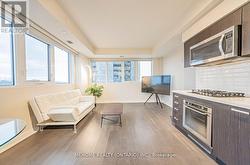 315 - 501 ST. CLAIR AVENUE W  Toronto, ON M5P 0A2