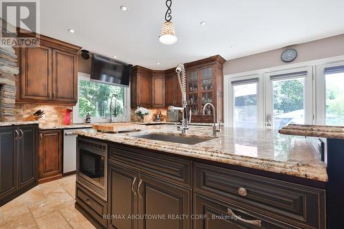24 School Street, Hamilton, ON - Indoor Photo Showing Kitchen With Upgraded Kitchen