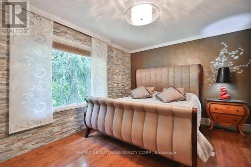 24 School Street, Hamilton, ON - Indoor Photo Showing Bedroom