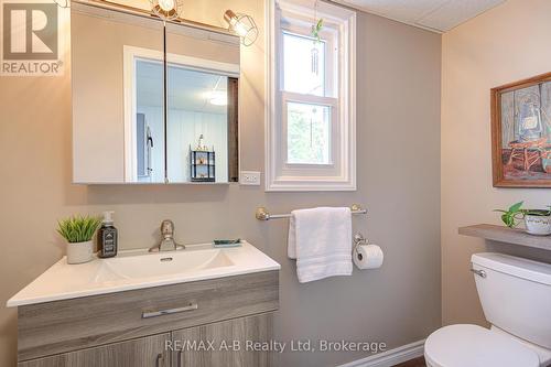 36 Huron Street, Huron East (Seaforth), ON - Indoor Photo Showing Bathroom
