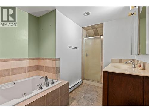 1121 Shuswap Street Sw, Salmon Arm, BC - Indoor Photo Showing Bathroom