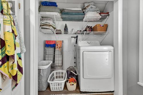 16 St Catherine Street, Kingston (East Of Sir John A. Blvd), ON - Indoor Photo Showing Laundry Room