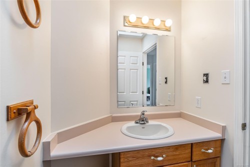 103-240 Stanford Ave East, Parksville, BC 