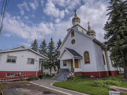 716 Pacific Avenue  Thunder Bay, ON P7C 2S5