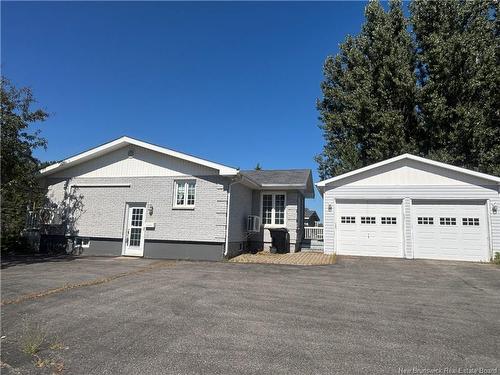 1610 St Peter AVE  Bathurst, NB E2A 3B1