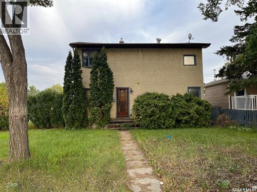 1401 Lacon Street, Regina, SK - Outdoor