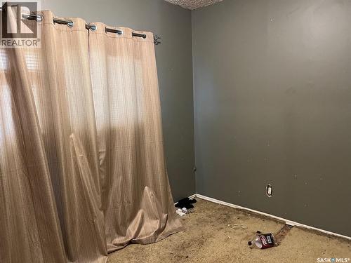 1401 Lacon Street, Regina, SK - Indoor