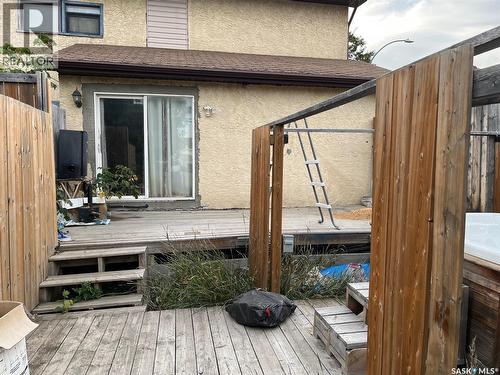 1401 Lacon Street, Regina, SK - Outdoor With Exterior