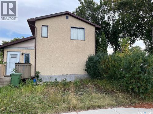 1401 Lacon Street, Regina, SK - Outdoor