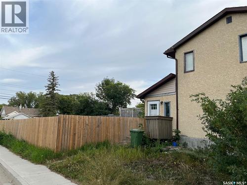 1401 Lacon Street, Regina, SK - Outdoor