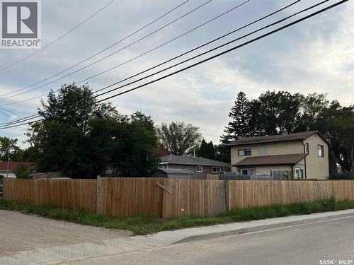 1401 Lacon Street, Regina, SK - Outdoor