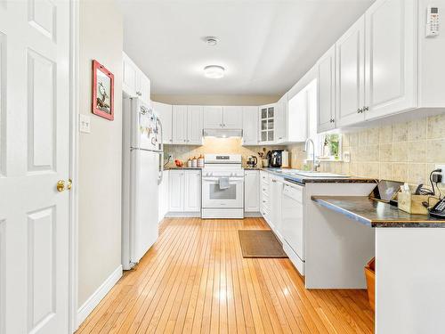 42 Canterbury Lane, Fall River, NS 