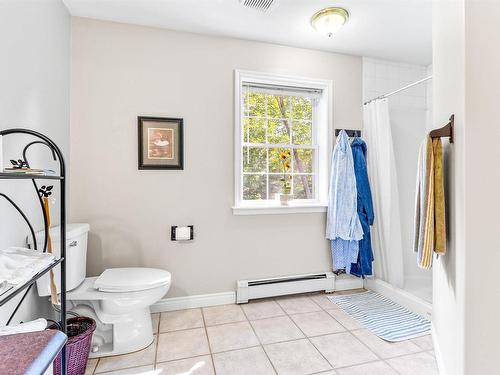 42 Canterbury Lane, Fall River, NS 