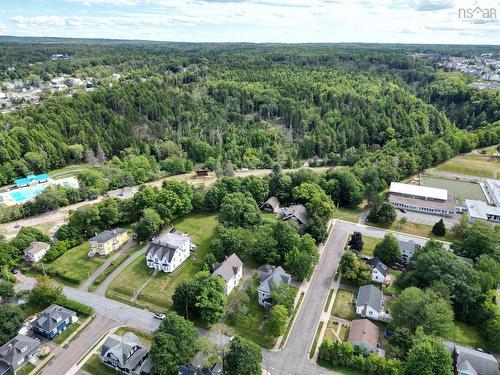 8 Lansdoon Place, Truro, NS 