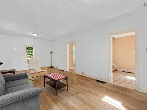 8 Emmerson Street, Bedford, NS 