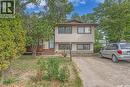 110 Salemka Crescent, Regina, SK  - Outdoor With Facade 