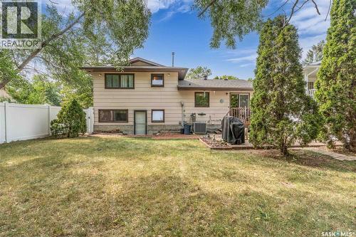 110 Salemka Crescent, Regina, SK - Outdoor