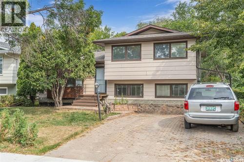 110 Salemka Crescent, Regina, SK - Outdoor